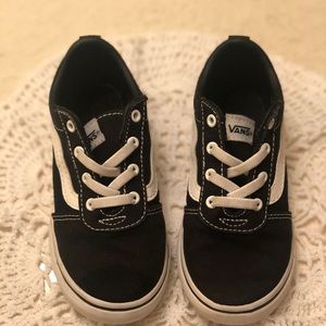 Vans Toddler sneakers- no tie